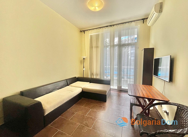 Простора студія з видом на басейн. Фото 2 Простора студія з видом на басейн. Фото 2