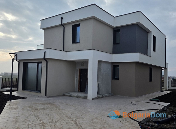 Wspaniały dom rodzinny w Bułgarii. Zdjęcie 1