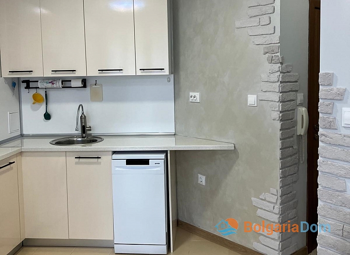 Квартира с видом на бассейн в тихом центре. Фото 5 Квартира с видом на бассейн в тихом центре. Фото 5