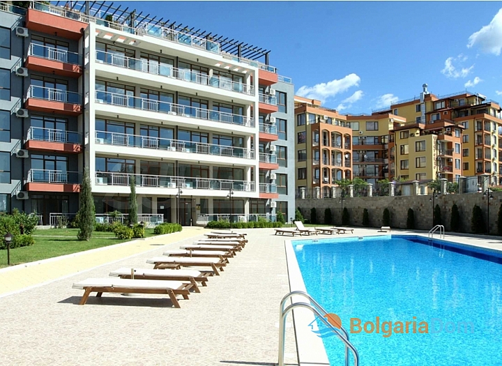 Apartament z trawnikiem w drugiej linii od morza. Zdjęcie 4