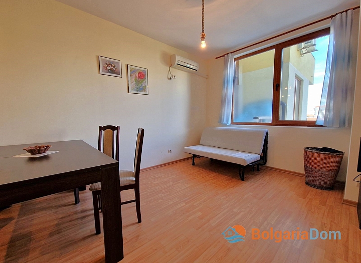Spacious studio on the first line. Photo 12