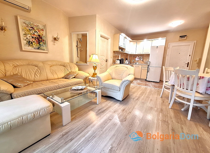 Ausgezeichnete Wohnung in einer schönen Anlage in Nessebar. Foto 1