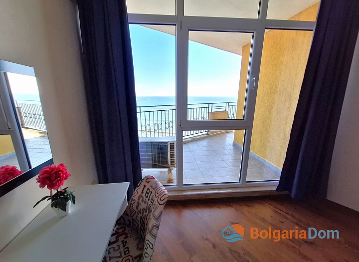 Квартира с панорамным видом на море на первой линии. Фото 17