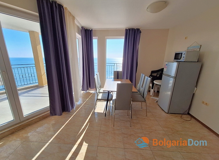 Квартира с панорамным видом на море на первой линии. Фото 2