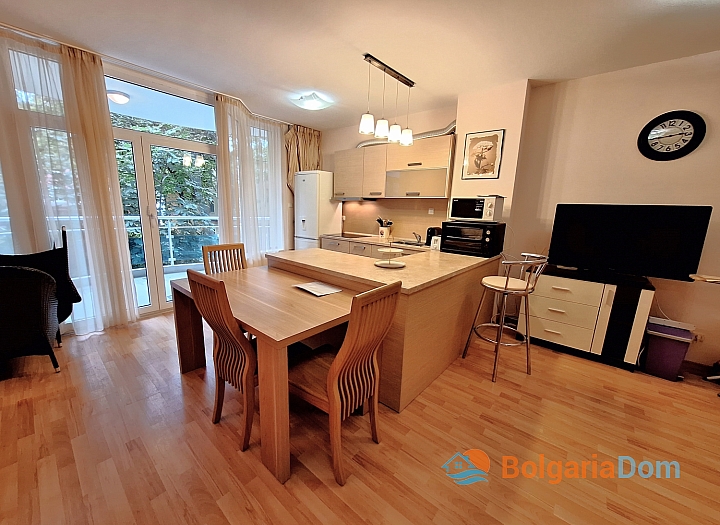 Large apartment with sea view on the first line. Photo 3