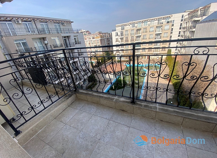 Cozy apartment with a pool view in Dawn Park. Photo 7