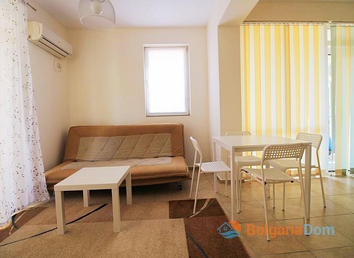 Недорогая квартира с двумя спальнями в Солнечном Береге. Фото 2