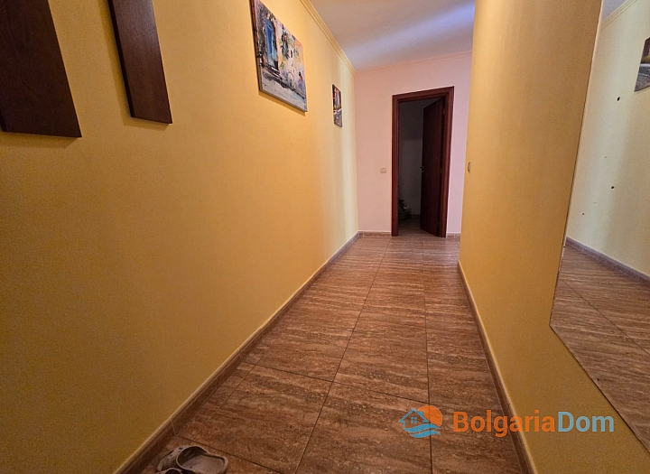 Ausgezeichnete Wohnung in einer Anlage in erster Reihe. Foto 8