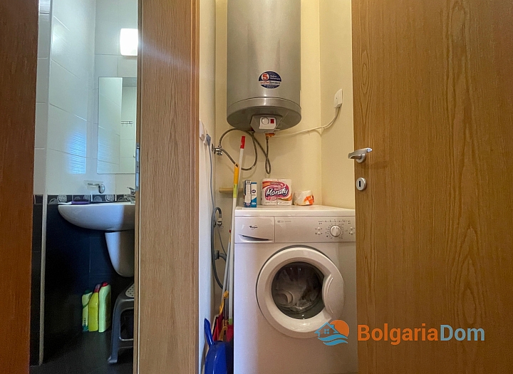 Dvoupokojový apartmán v luxusním komplexu s výhledem na bazén. Foto 11