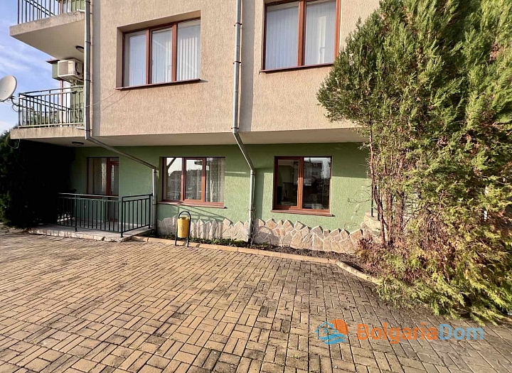 Dreizimmerwohnung im Komplex ohne Instandhaltungskosten. Foto 15