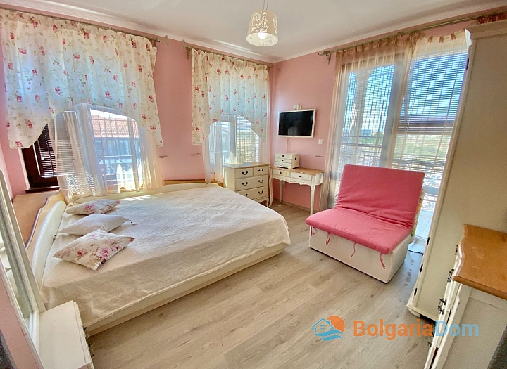 Mezonetový apartmán se 4 ložnicemi v komplexu Esteban. Foto 12