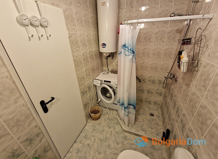 Prostorný byt ve velkém komplexu na první linii. Foto 13