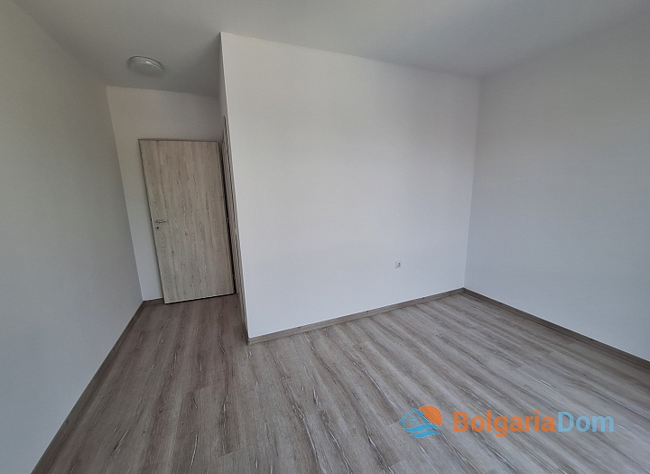 Prostorný třípokojový byt s velkou terasou. Foto 14