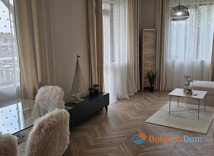 Dreizimmerwohnung im Komplex ohne Instandhaltungskosten. Foto 5