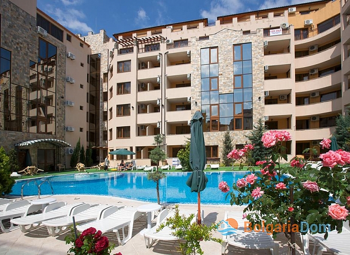 Квартира в красивому комплексі в центрі Сонячного Берега. Фото 1