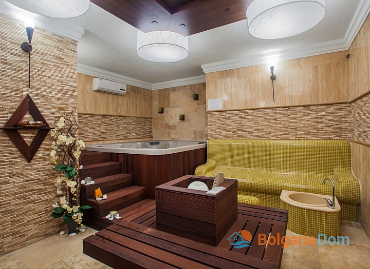 Роскошный трехкомнатный апартамент в центральной части Солнечного берега. Фото 21 Роскошный трехкомнатный апартамент в центральной части Солнечного берега. Фото 21