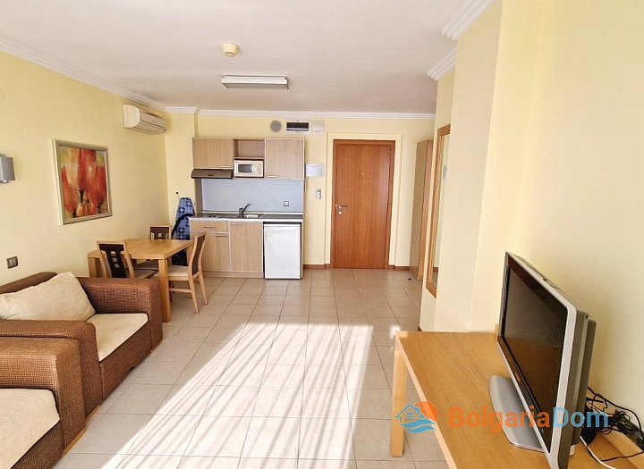 Excellent apartment with sea view in Emerald Ravda complex. Photo 11