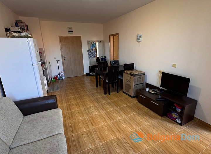 Apartament z widokiem na basen w dużym kompleksie. Zdjęcie 12