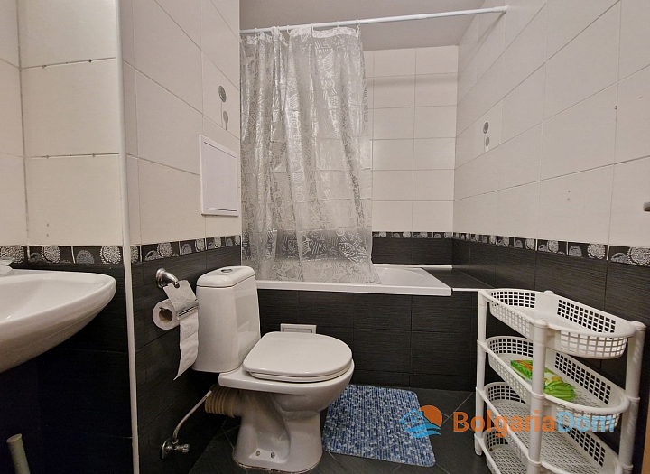 Spacious studio on the first line. Photo 20