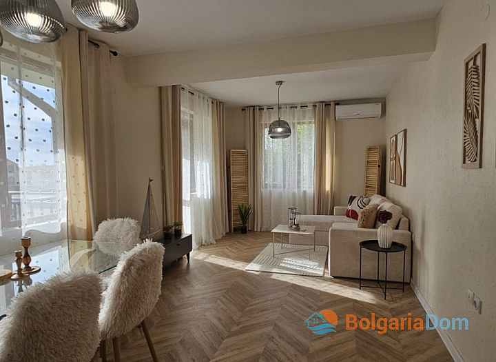 Dreizimmerwohnung im Komplex ohne Instandhaltungskosten. Foto 2