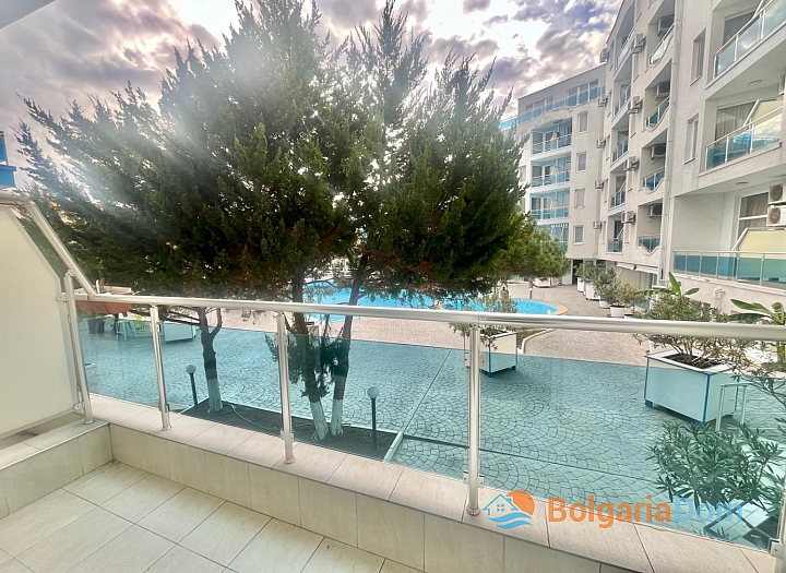 Простора студія з видом на басейн. Фото 4 Простора студія з видом на басейн. Фото 4