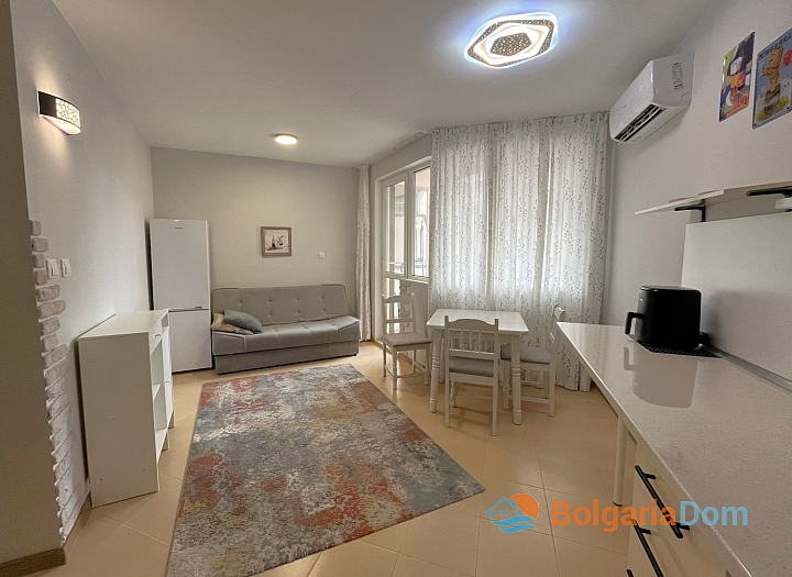 Квартира с видом на бассейн в тихом центре. Фото 1 Квартира с видом на бассейн в тихом центре. Фото 1