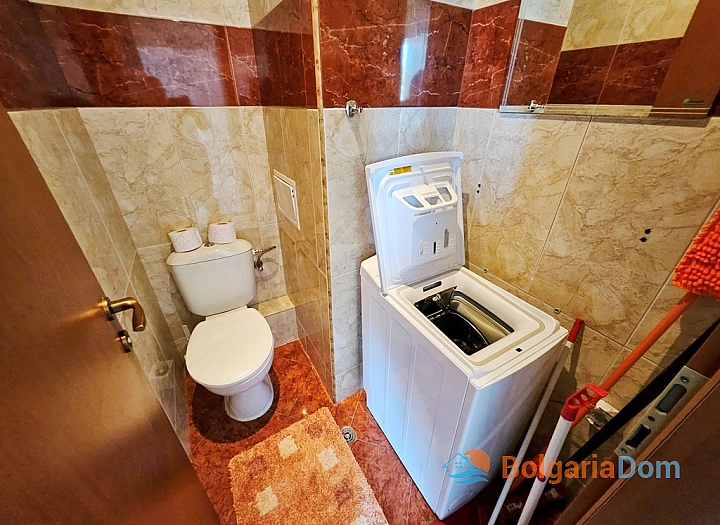 Třípokojový apartmán ve velkém rodinném komplexu na pobřeží. Foto 12