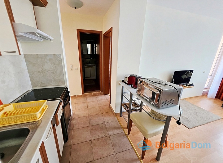 Třípokojový apartmán ve velkém rodinném komplexu na pobřeží. Foto 15