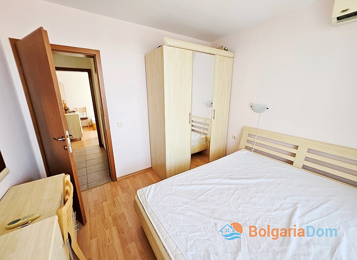 Třípokojový apartmán ve velkém rodinném komplexu na pobřeží. Foto 5