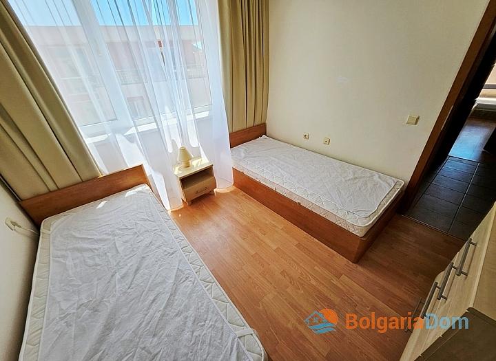 Třípokojový apartmán ve velkém rodinném komplexu na pobřeží. Foto 17