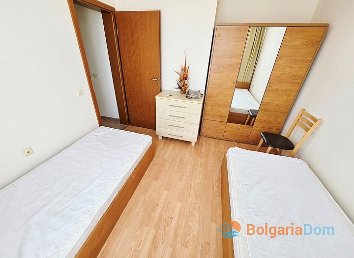 Třípokojový apartmán ve velkém rodinném komplexu na pobřeží. Foto 7