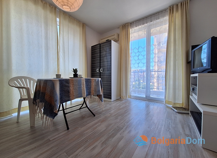 Bright apartment 200 meters from the luxurious beach. Photo 14