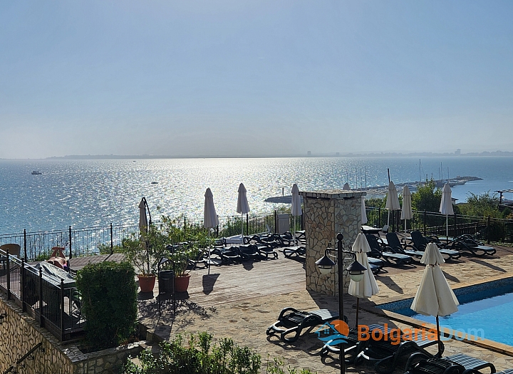 Beautiful apartment with panoramic sea view on the first line. Photo 7