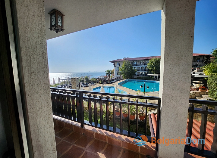 Beautiful apartment with panoramic sea view on the first line. Photo 9