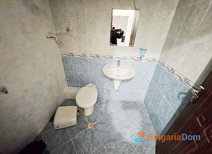 Large three-room apartment in Nessebar. Photo 9