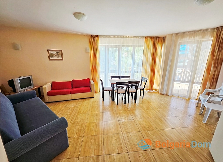 Spacious apartment 600 meters from the beach. Photo 2