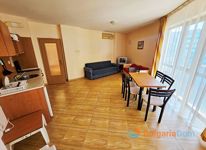 Spacious apartment 600 meters from the beach. Photo 16