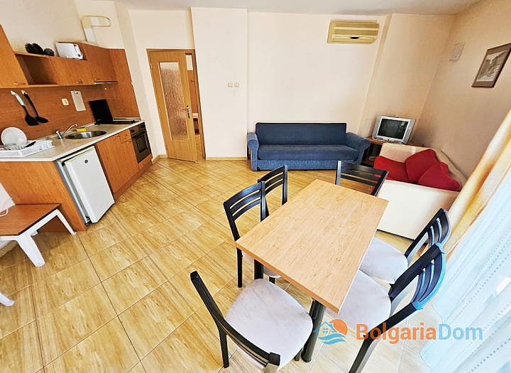 Spacious apartment 600 meters from the beach. Photo 3