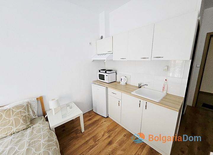 Уютная квартира-студия с отдельным входом в большом комплексе. Фото 11
