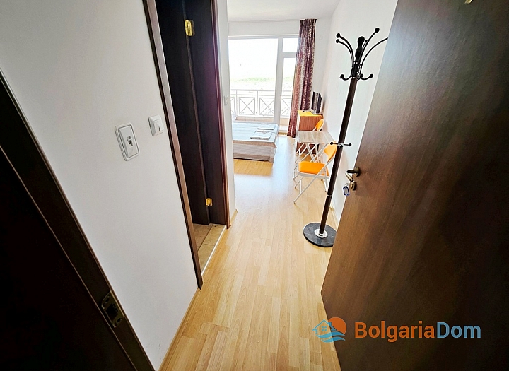 Studio in a large complex on the coast. Photo 8