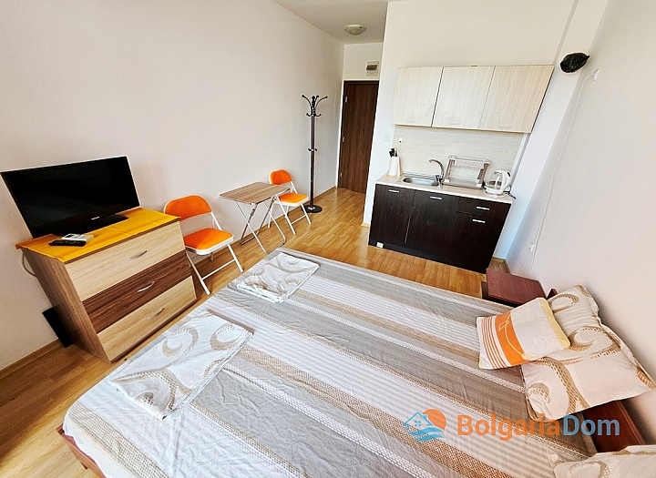 Studio in a large complex on the coast. Photo 4