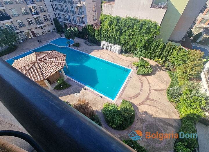 Three-room apartment with pool view in excellent complex. Photo 11