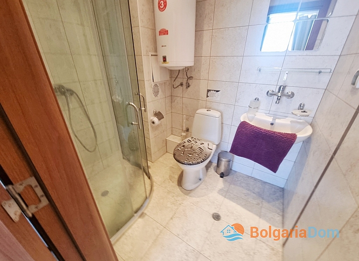 Three-room apartment with pool view in excellent complex. Photo 13