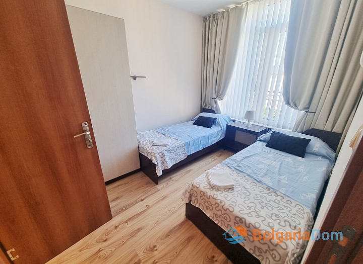 Three-room apartment with pool view in excellent complex. Photo 8