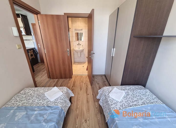 Three-room apartment with pool view in excellent complex. Photo 9