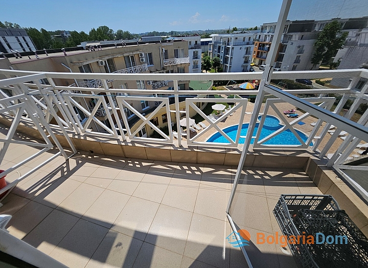 Prostorný apartmán s výhledem na bazén. Foto 7