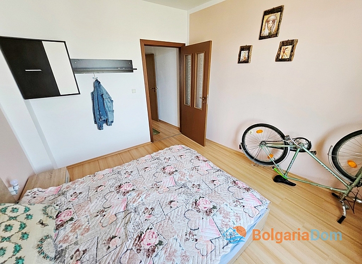 Prostorný apartmán s výhledem na bazén. Foto 17