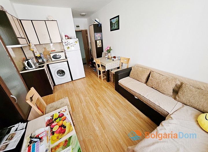 Cozy two-room apartment in a large gated complex on the coast. Photo 3