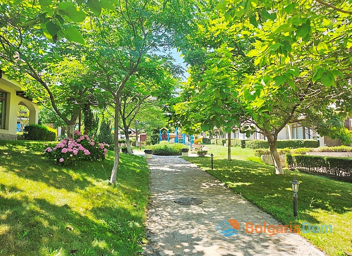 Двухкомнатная квартира в большом закрытом комплексе. Фото 16