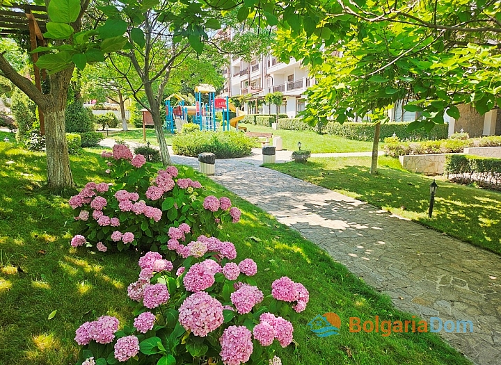 Двухкомнатная квартира в большом закрытом комплексе. Фото 17